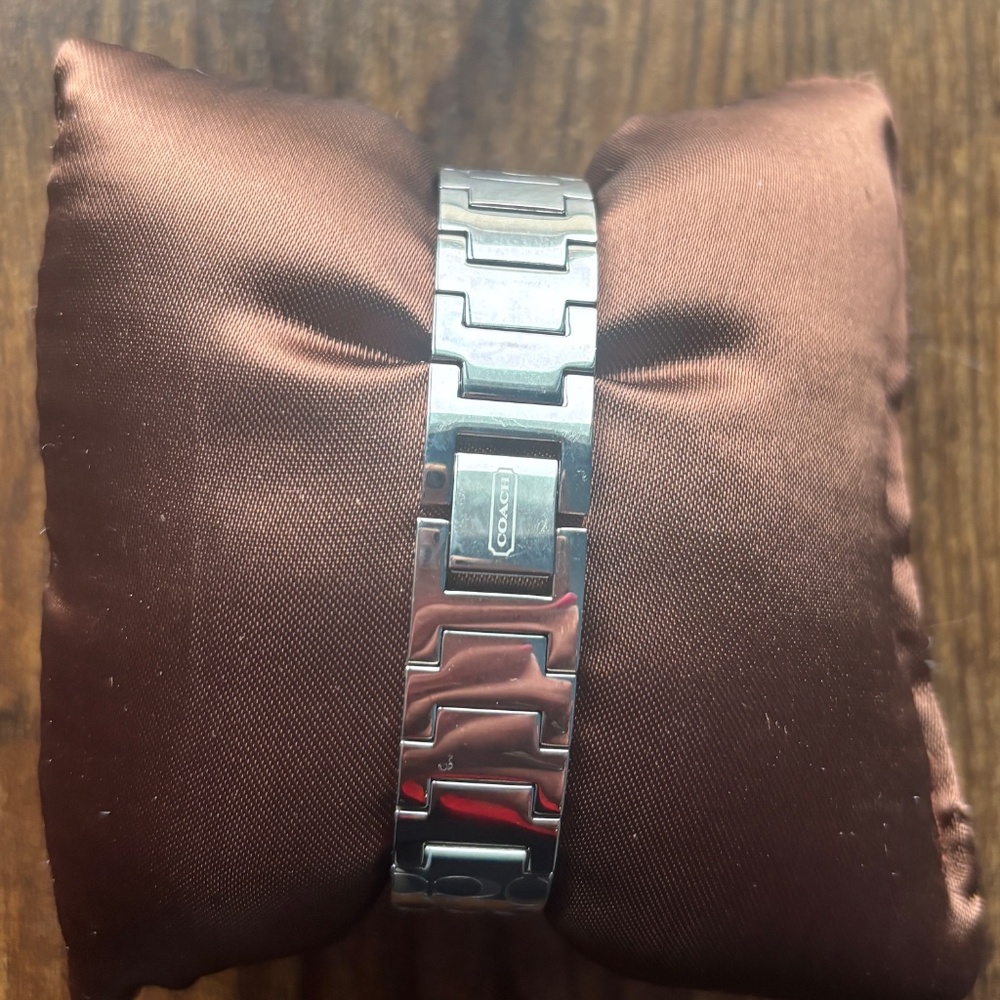 Coach watch - Picture 4 of 8